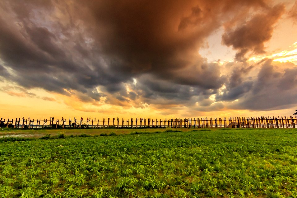 Sunset Field Bridge (217993987)