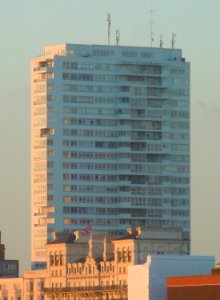 Sussex Heights, off Cannon Place, Brighton (January 2017, seen from Palace Pier) (2)