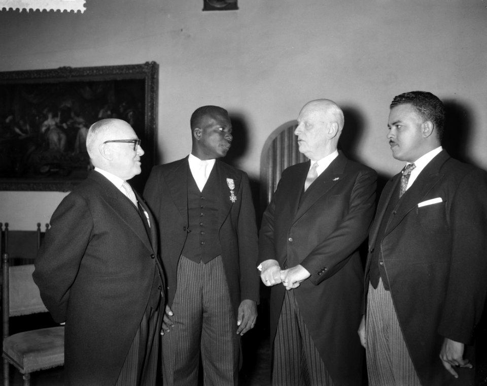 Surinaamse en Antilliaanse delegaties bezoeken Verenigde Vergadering van Eerste , Bestanddeelnr 911-2663