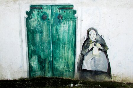 Old woman door traditional