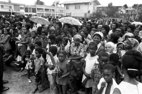 Suriname, bijeenkomsten Surinaamse televisie in actie, bijeenkomst tgv onhul, Bestanddeelnr 927-8380