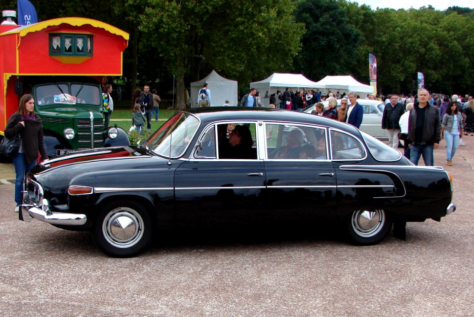 Suresnes Auto Retro58