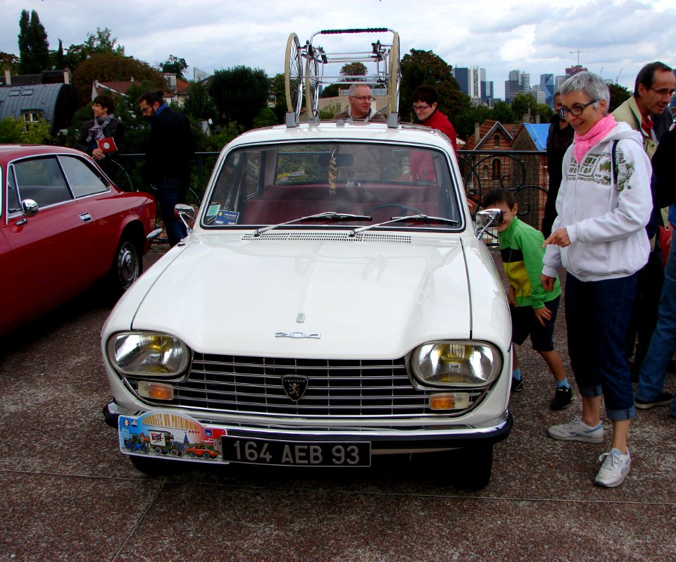 Suresnes Auto Retro53