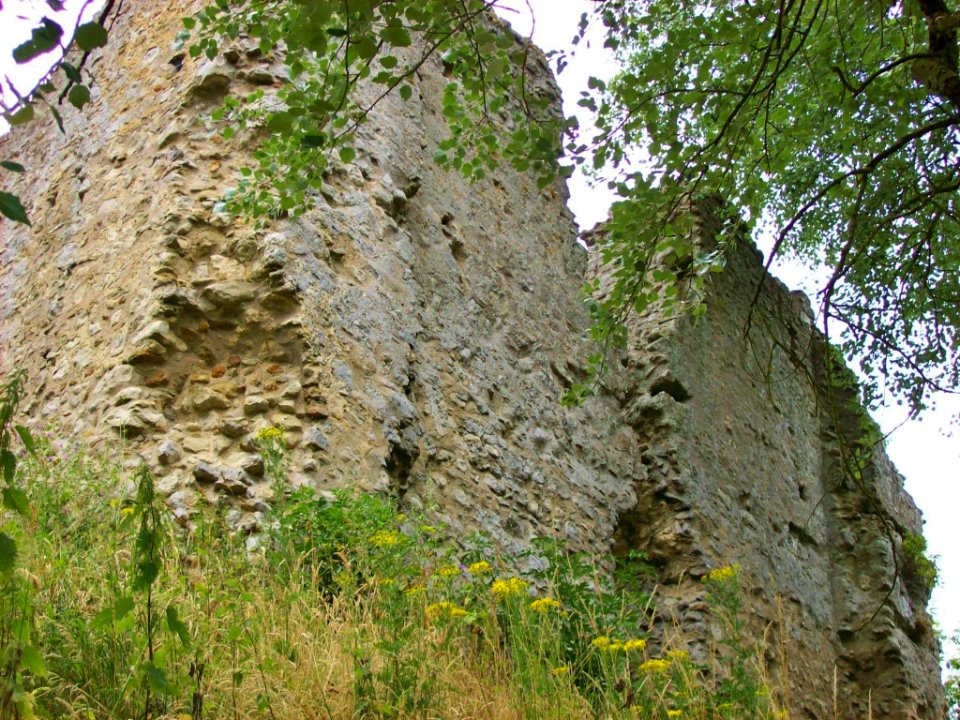 Sutton Valence Castle, remains of keep