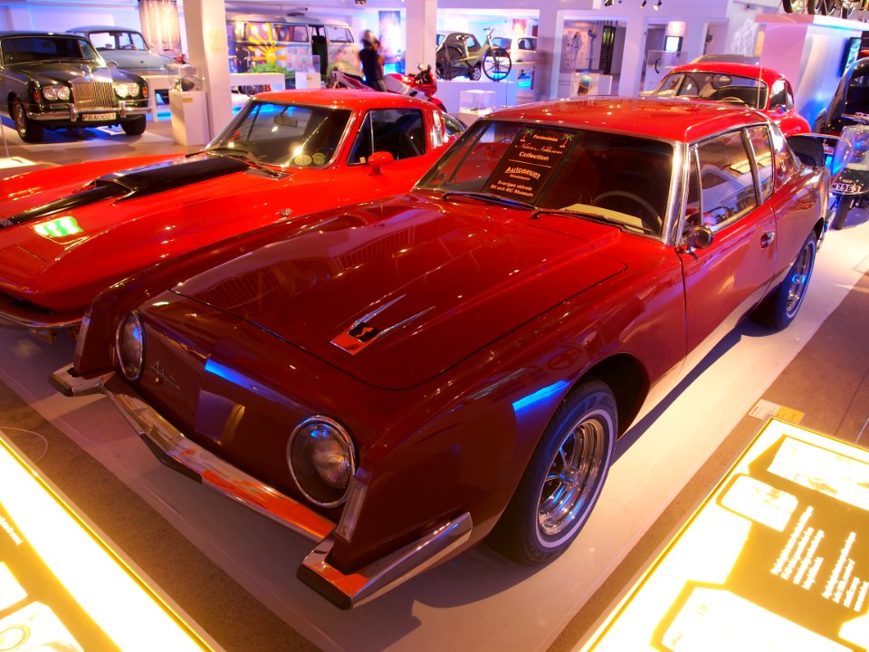 Studebaker Avanti at the Teknikens och Sjöfartens hus, Science and Maritime House pic2
