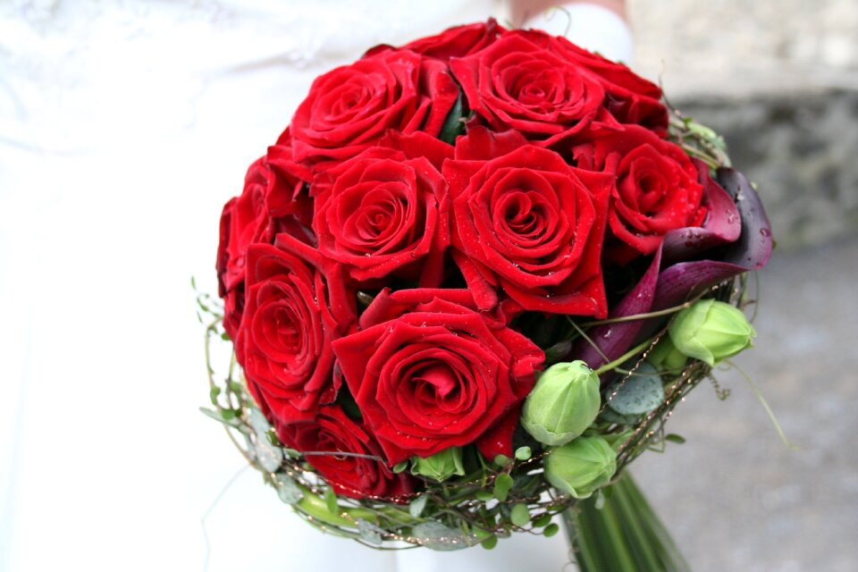 Red wedding floristry