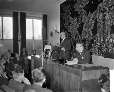 Stuart in het gebouw van de SER te Den Haag, Bestanddeelnr 910-0691