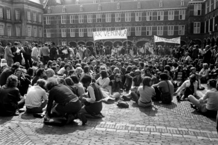 Studenten en leden van Wetenschappelijke Staf van Universiteit van Amsterdam, de, Bestanddeelnr 923-5191