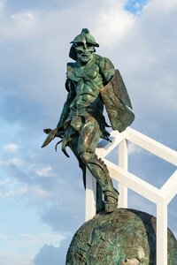 Spartacus statue gladiator