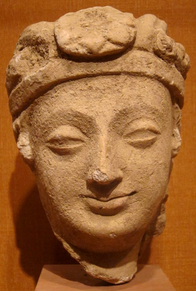 Stucco head from Afghanistan, Hadda, 3rd-5th century CE, HAA I
