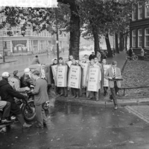 Studenten protesteren tegen wetsontwerp van Minister Cals, Bestanddeelnr 911-6785