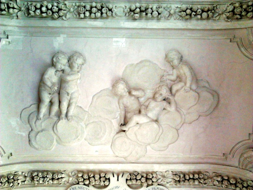 Stuccos in the Wilanów Palace 05