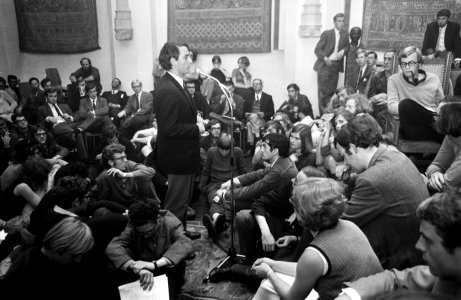 Studenten van de Utrechtse universiteit hielden eerste vergadering over te volge, Bestanddeelnr 922-8470