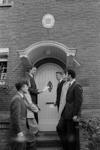 Studenten bij de Zuid Afrikaanse Ambassade, Bestanddeelnr 912-5332