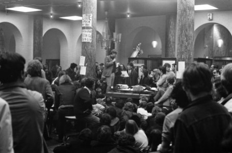 Studenten bezetten Maagdenhuis, Amsterdam studenten in Maagdenhuis, Bestanddeelnr 922-4310