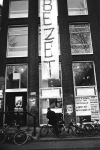 Studenten bezetten Instituut voor Neerlandistiek, Herengracht A'dam prof Stuive, Bestanddeelnr 925-2874