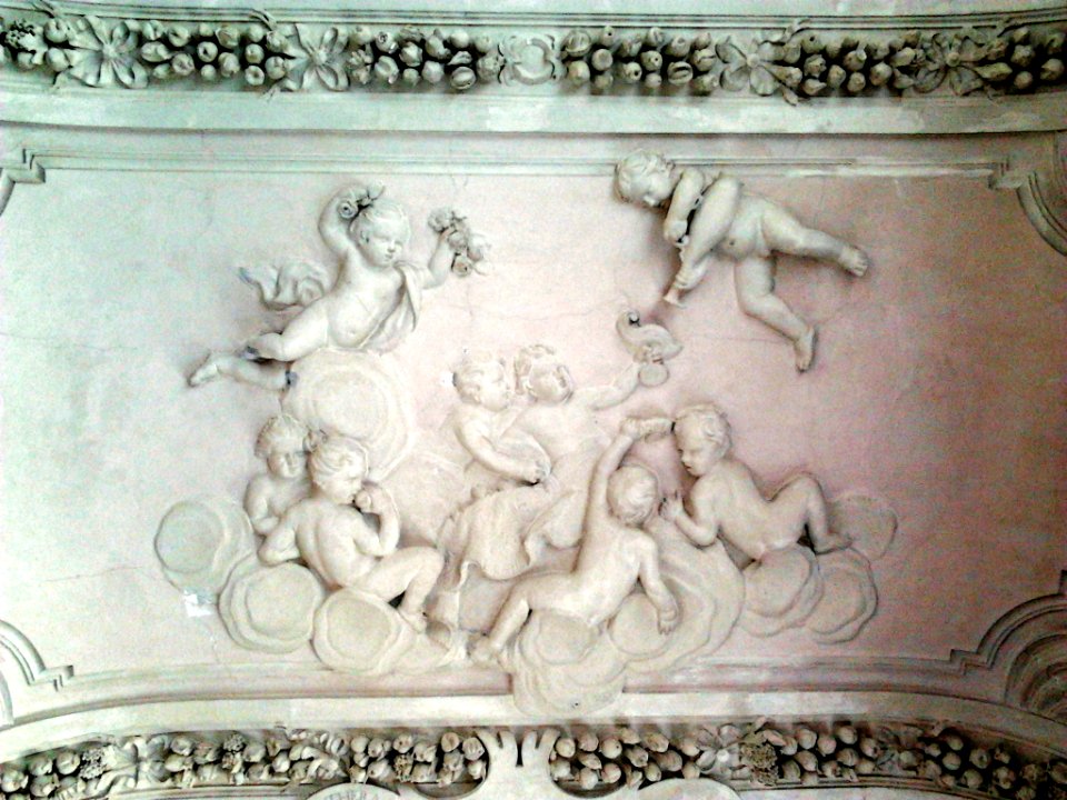 Stuccos in the Wilanów Palace 07