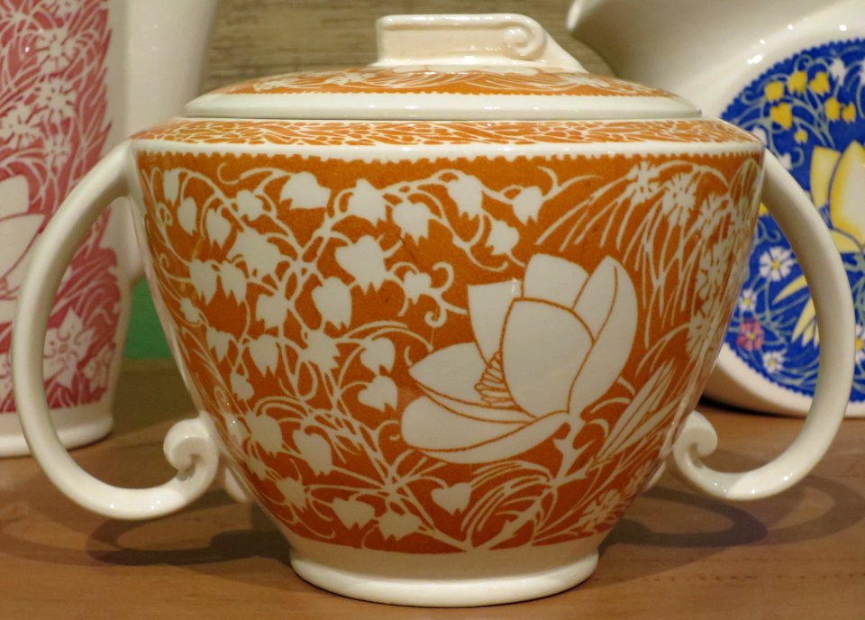 Sugar bowl in 'Hawaiian Flowers' pattern, Vernon Kilns, designed by Don Blanding, 1938-42