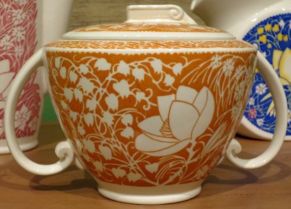 Sugar bowl in 'Hawaiian Flowers' pattern, Vernon Kilns, designed by Don Blanding, 1938-42
