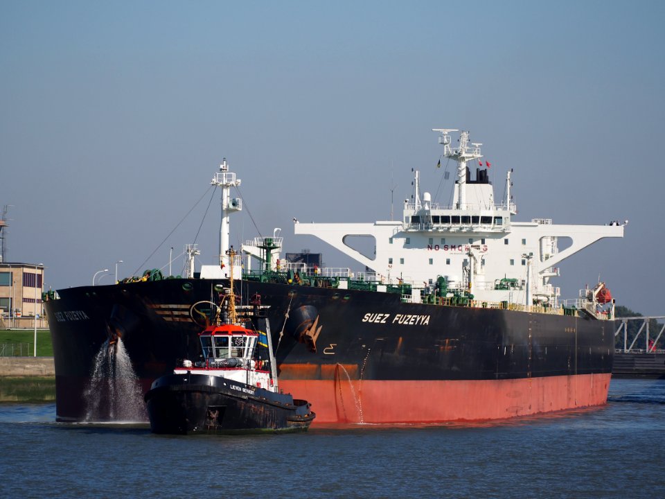 Suez Fuzeyya (ship, 2011) - IMO 9524449 leaving Berendrechtlock Port of Antwerp pic4