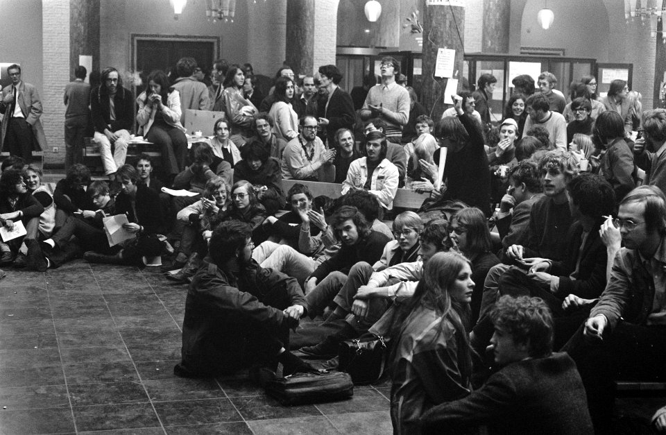 Studenten bezetten Maagdenhuis, Amsterdam studenten in Maagdenhuis, Bestanddeelnr 922-4307