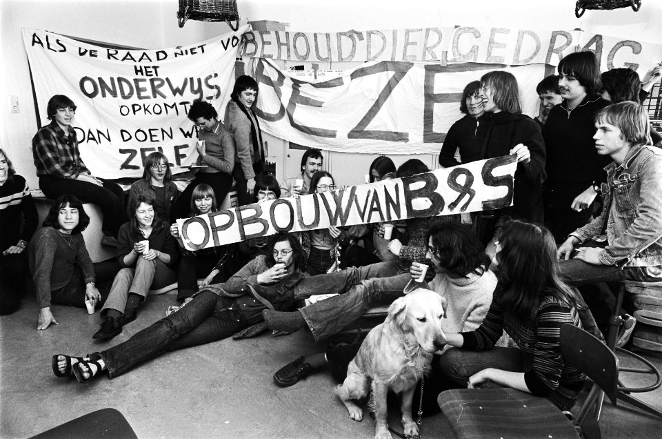 Studenten van Universiteit van Amsterdam bezetten sub-faculteit biologie, Bestanddeelnr 929-6680