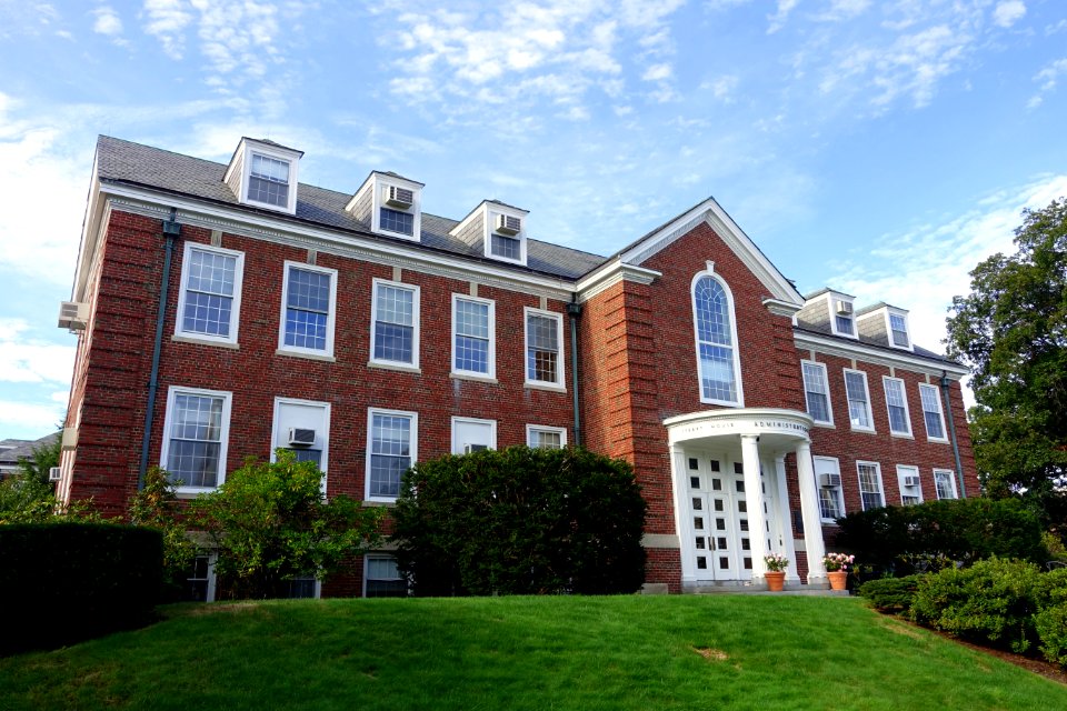 Stuart House - Boston College Law School - Newton, MA - DSC07346