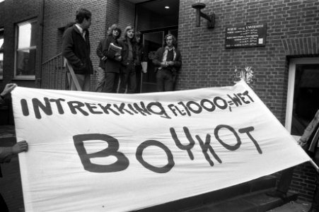 Studenten in Groningen boycotten inschrijving ivm duizend gulden collegegeld, Bestanddeelnr 925-8359