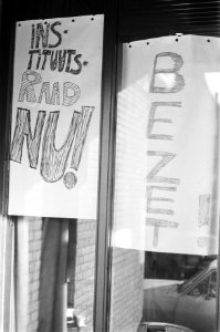 Studenten lerarenopleiding VU hebben gebouw Keizersgracht bezet protestborden o, Bestanddeelnr 929-5228