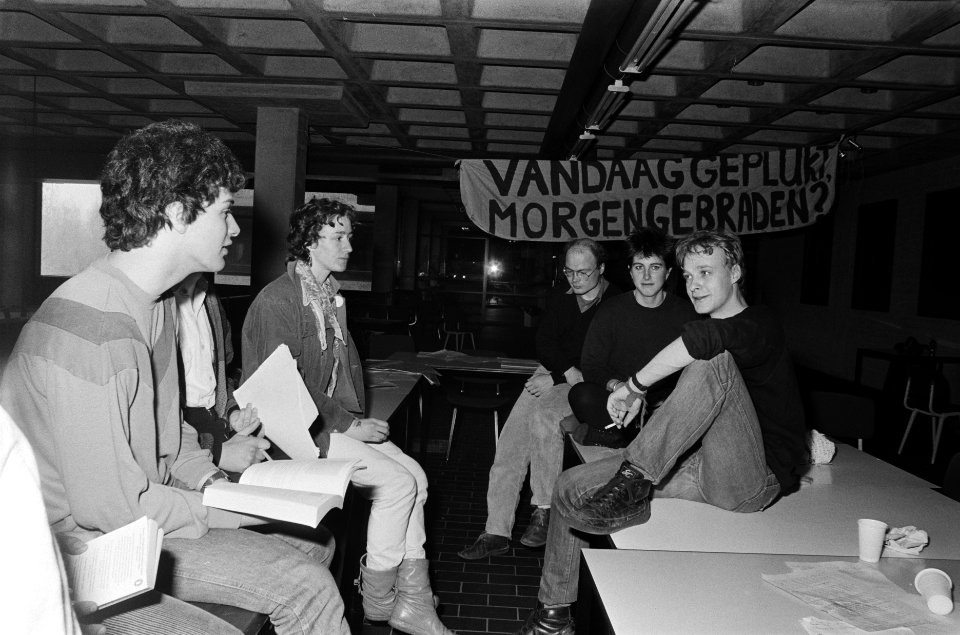 Studenten hebben VU bezet, Bestanddeelnr 933-3210