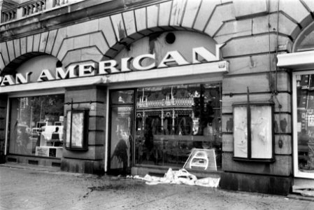 Studenten hielden anti-Amerikaanse demonstratie bij Pan Am kantoor , Leidseplein, Bestanddeelnr 923-5753