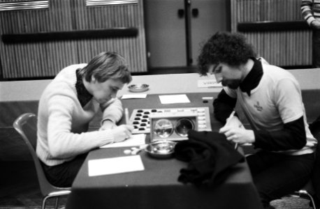 Suikerdamtoernooi in Krasnapolsky Amsterdam nr 13, 14 Jansen in actie (close), Bestanddeelnr 929-4925