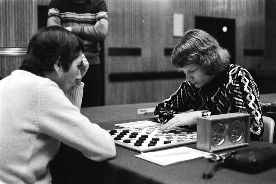 Suikerdamtoernooi Amsterdam Hans Jansen (rechts) tegen Jan Cazemier, Bestanddeelnr 928-9544