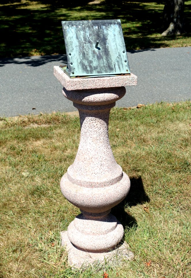 Sundial - Wilbraham & Monson Academy - Wilbraham, Massachusetts - DSC02424