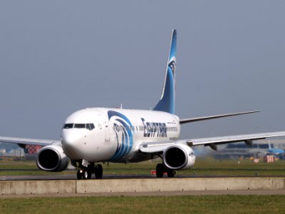 SU-GDB EgyptAir Boeing 737-866(WL) taxiing 13july2013 pic-001