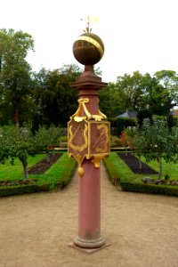Sundial - Prinz-Georg-Garten - Darmstadt, Germany - DSC09821