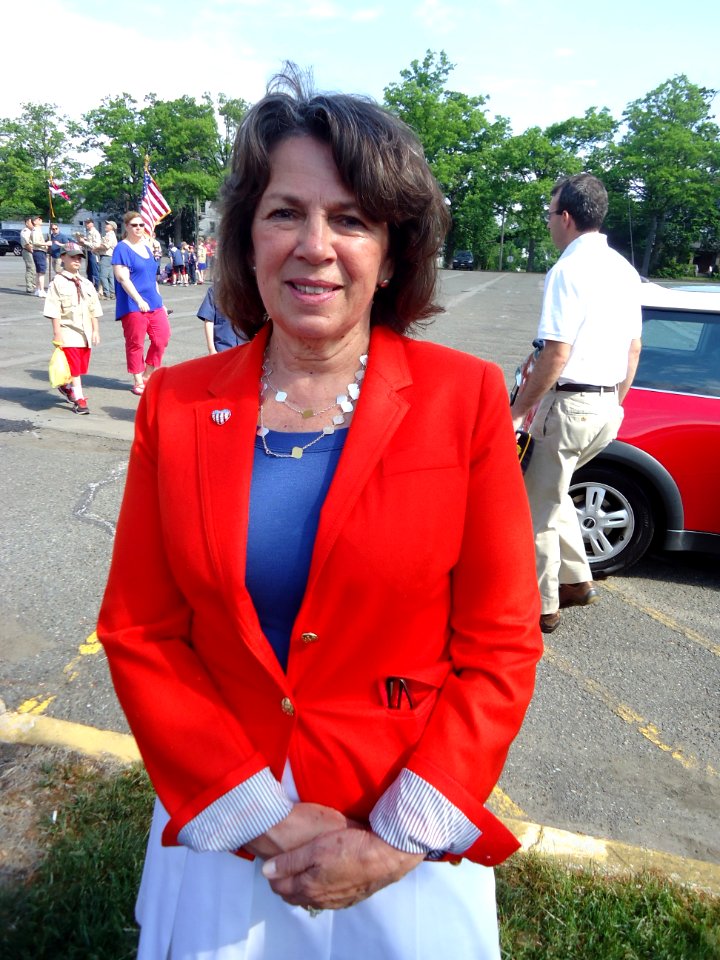 Summit NJ Mayor Ellen Dickson at the Veterans Day Parade