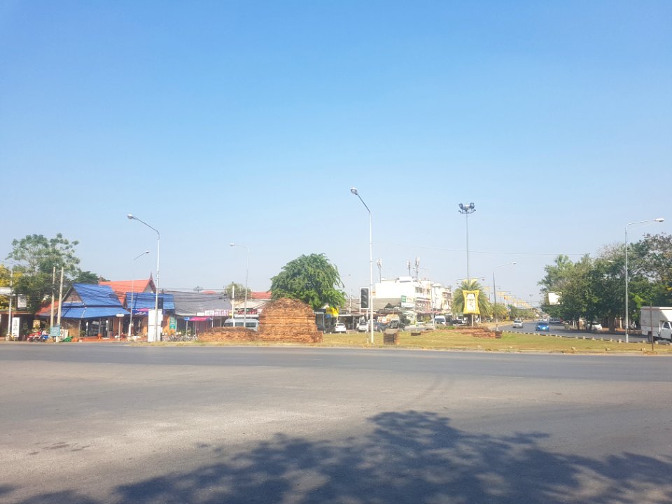 Stupas of Chao Ai Phraya and Chao Yi Phraya - 2017-02-13 (001)
