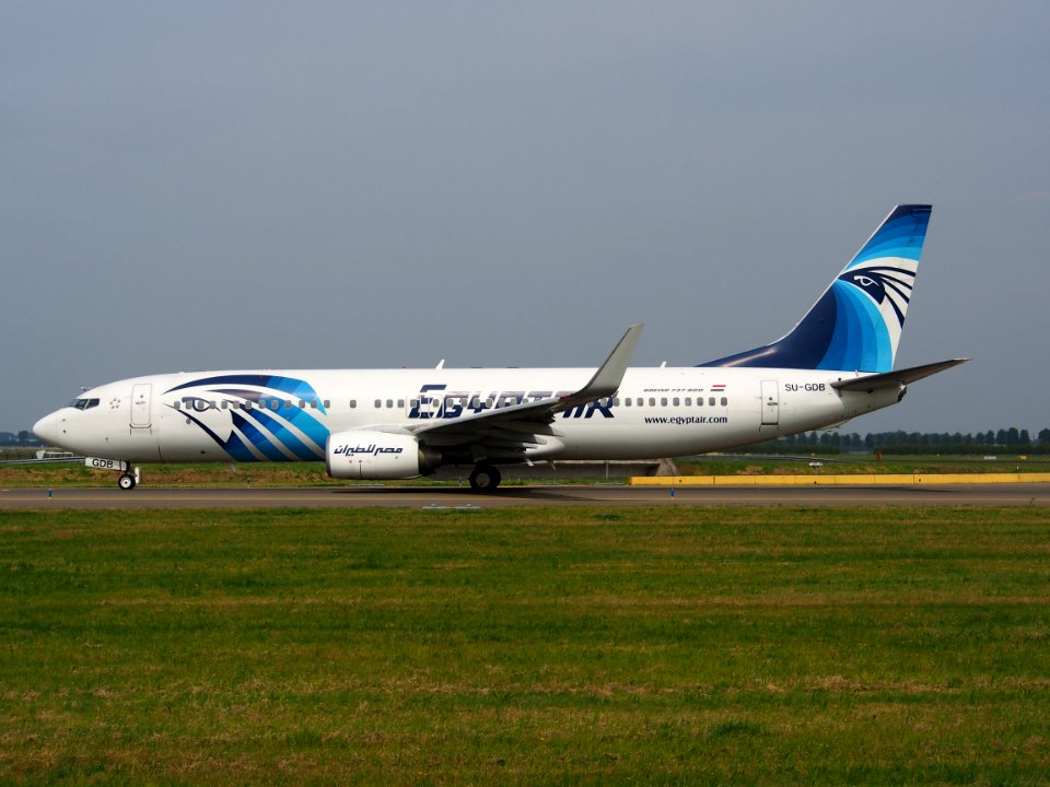 SU-GDB EgyptAir Boeing 737-866(WL) taxiing 13july2013 pic-003