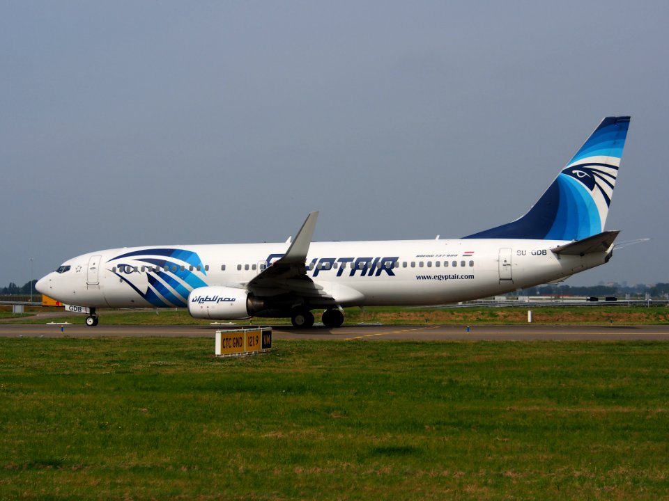 SU-GDB EgyptAir Boeing 737-866(WL) taxiing 13july2013 pic-004