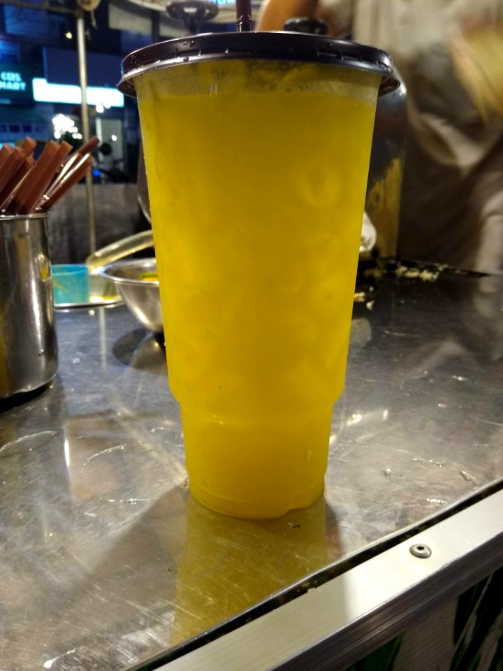 Sugar cane juice in Phnom Penh 4