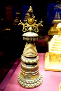 Stupa, Central Tibet, late 1200s AD, gilt copper alloy - Arthur M. Sackler Gallery - DSC05220