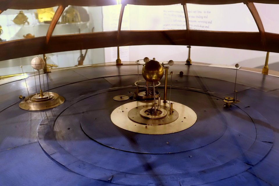 Sun and planets - Grand Orrery by Joseph Pope, Boston, 1776-1786 - Putnam Gallery - Harvard University - DSC07890