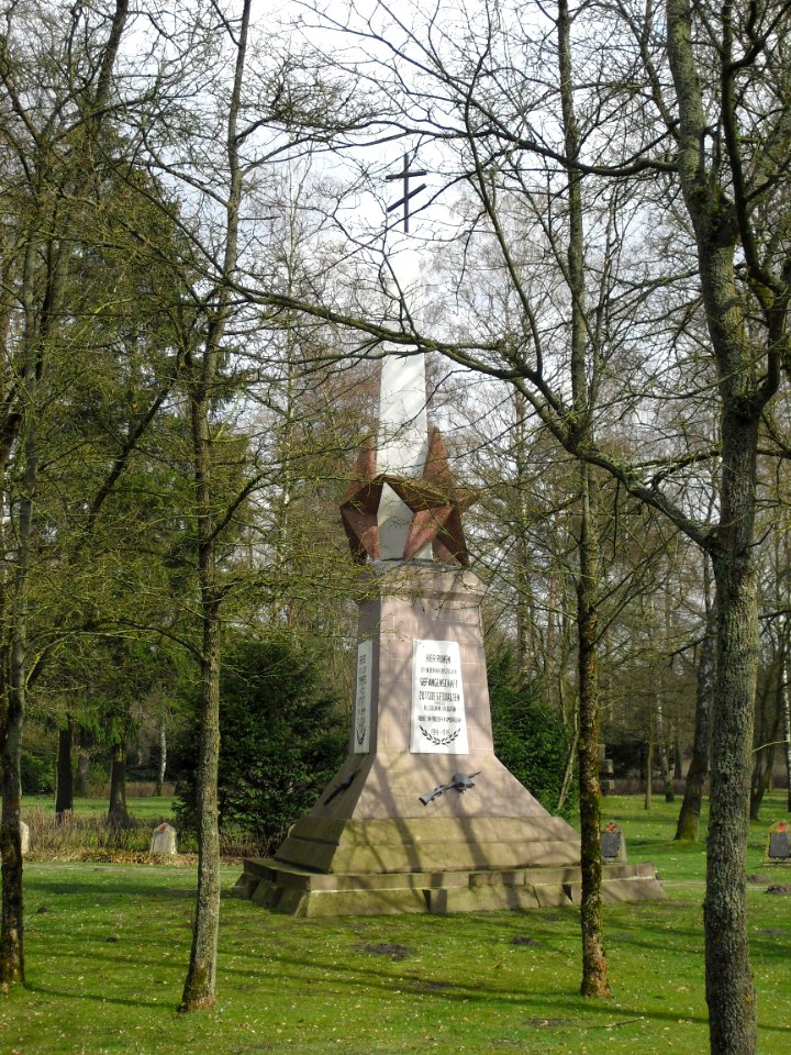 Stukenbrock Denkmal Ehrenfriedhof