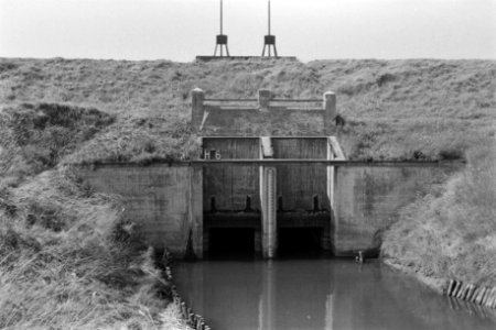 Stuwsluis bij Halsteren (ruilverkaveling Halsteren), Bestanddeelnr 170-2457