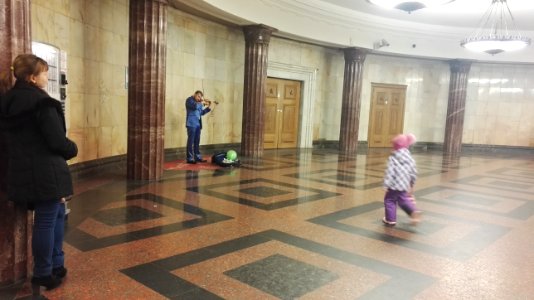 Subwaykurskyamusicianviolin