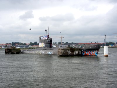Submarine 4711 at Amsterdam, pic2
