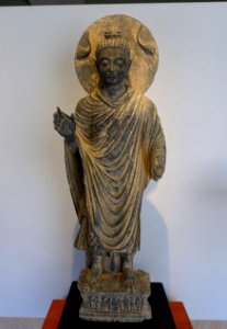Standing Buddha, Gandhara, probably from Tarbela, c. 3rd century AD, gray schist - Matsuoka Museum of Art - Tokyo, Japan - DSC07095