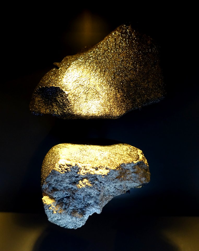 Stannern, Differenzierter Achondrit (Eukrit), fallen 22 May 1808 in Czech Republic - meteorites - Museum fur Naturkunde, Berlin - DSC00104
