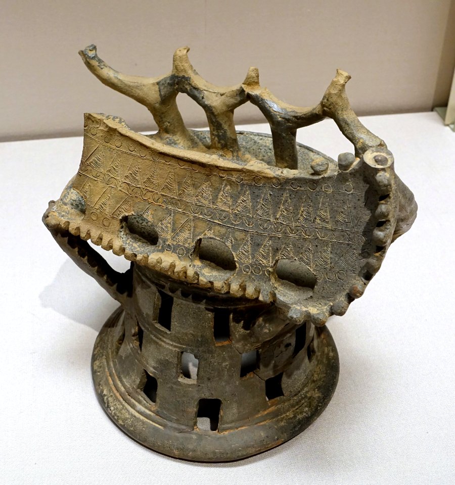 Stand for horn-shaped cups, Korea, Three Kingdoms period (Silla), 400s-500s AD, ceramic - Tokyo National Museum - Tokyo, Japan - DSC08164
